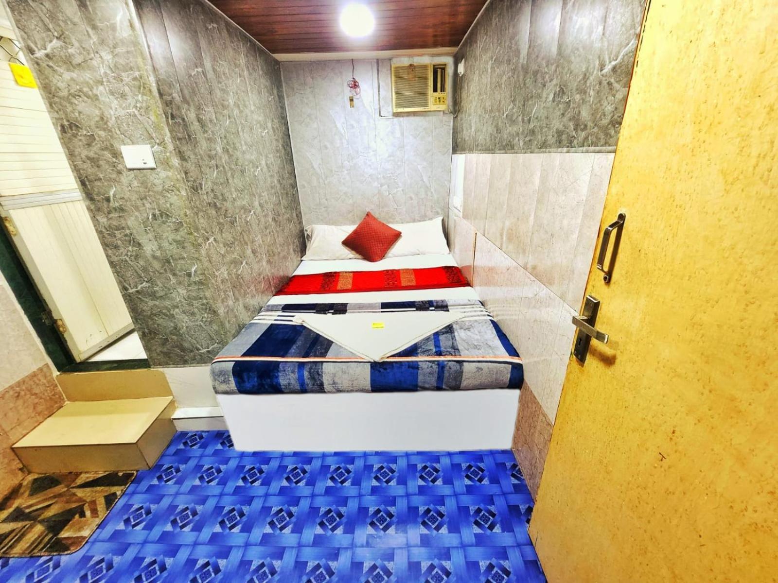 Amaan Hotel Mumbai Exterior photo
