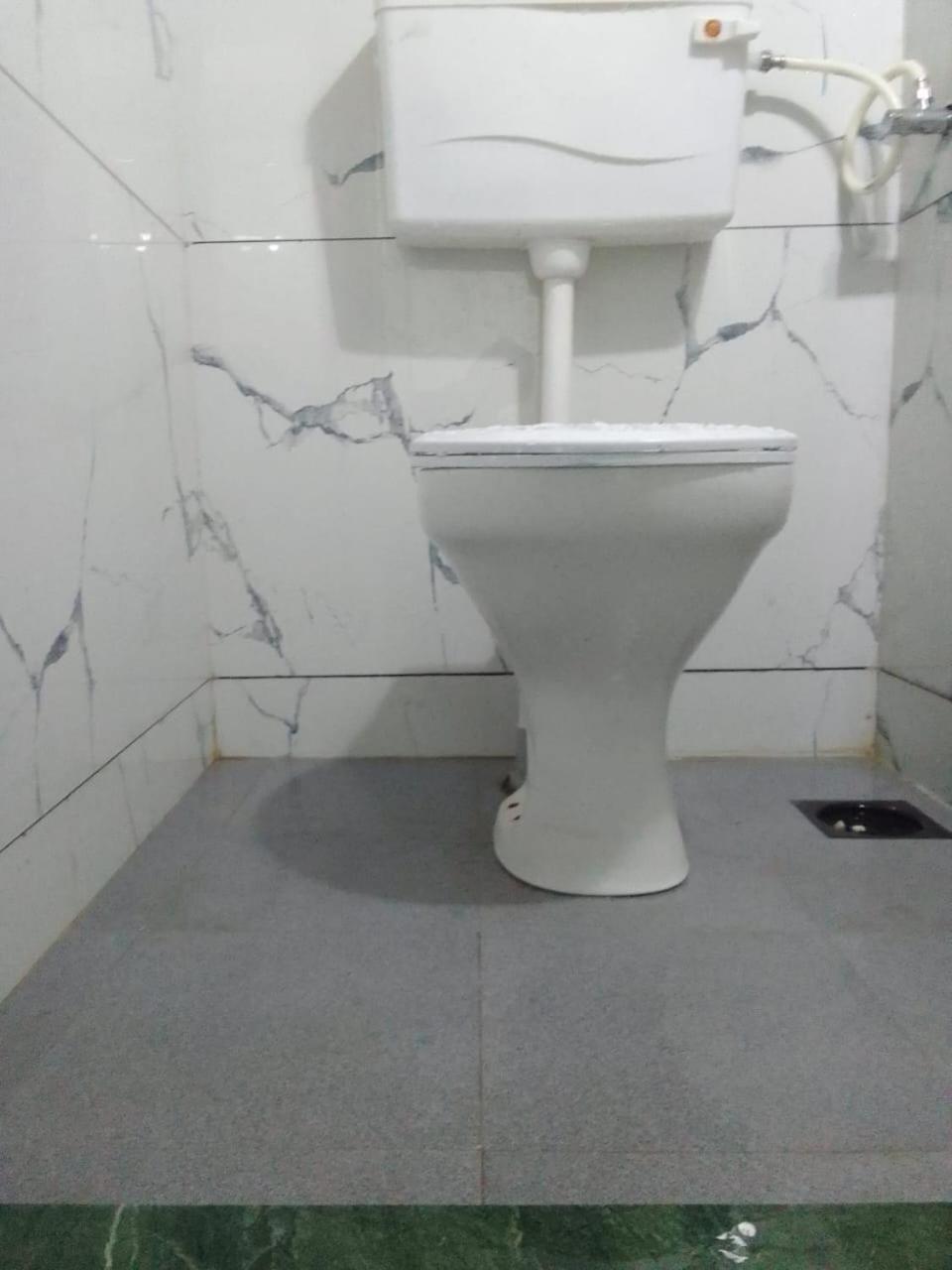 Amaan Hotel Mumbai Exterior photo